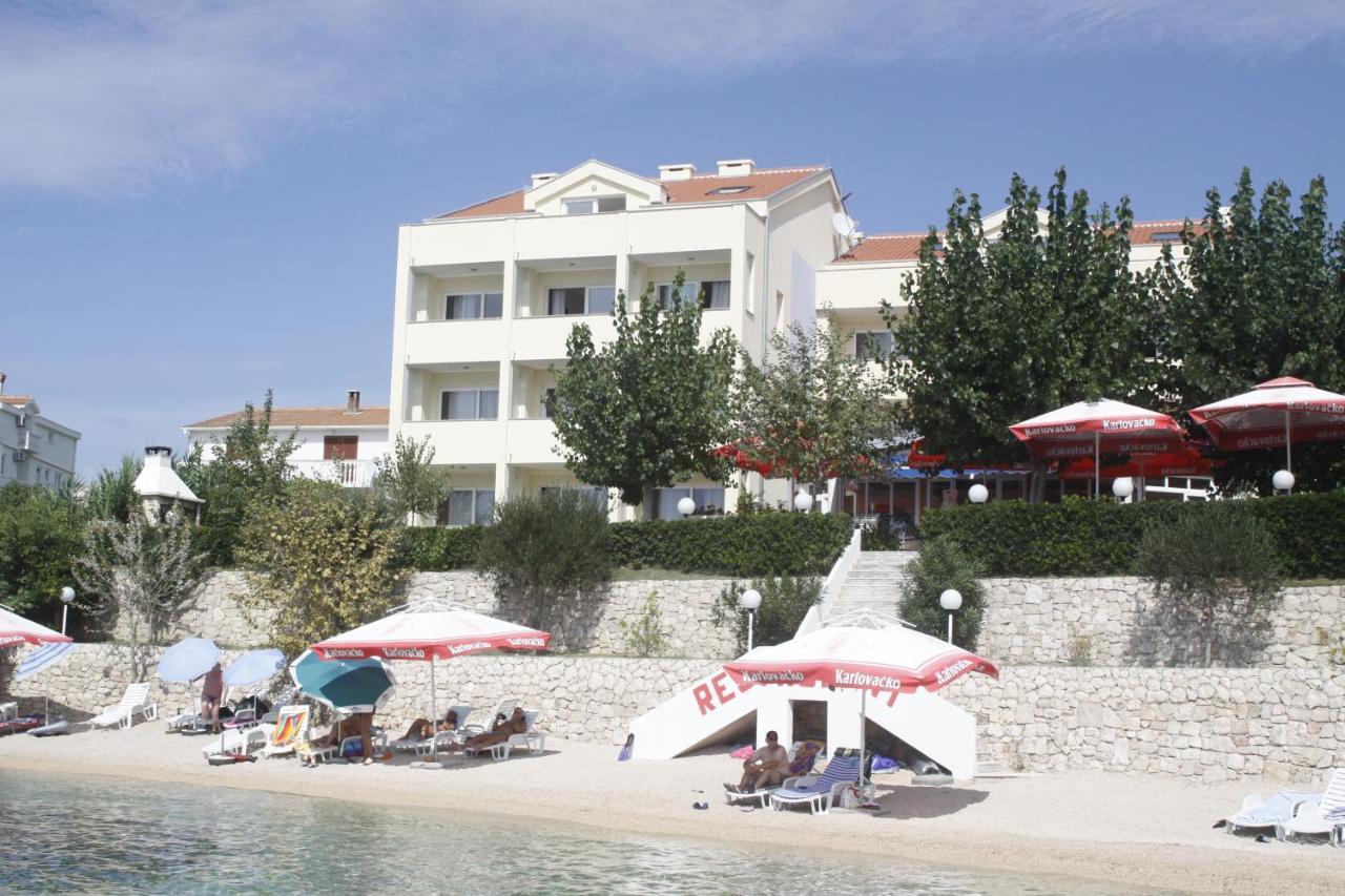 Pension Villa Rosa ルティナ エクステリア 写真