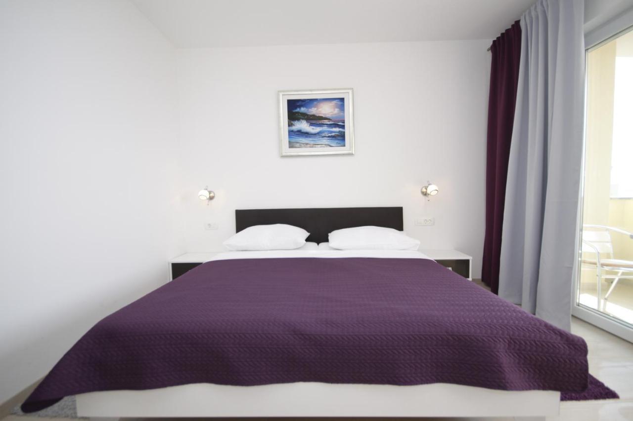 Pension Villa Rosa ルティナ エクステリア 写真