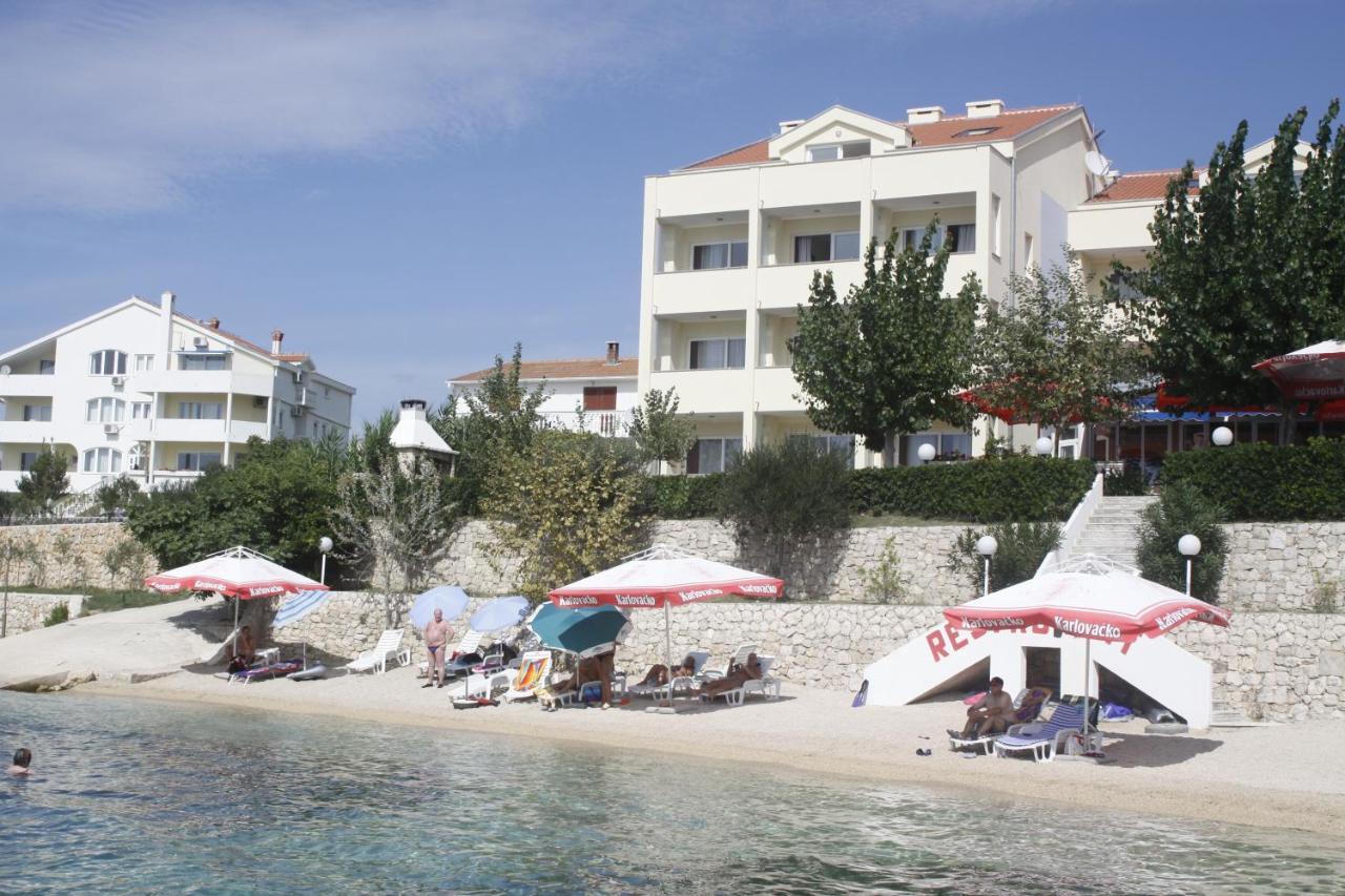 Pension Villa Rosa ルティナ エクステリア 写真