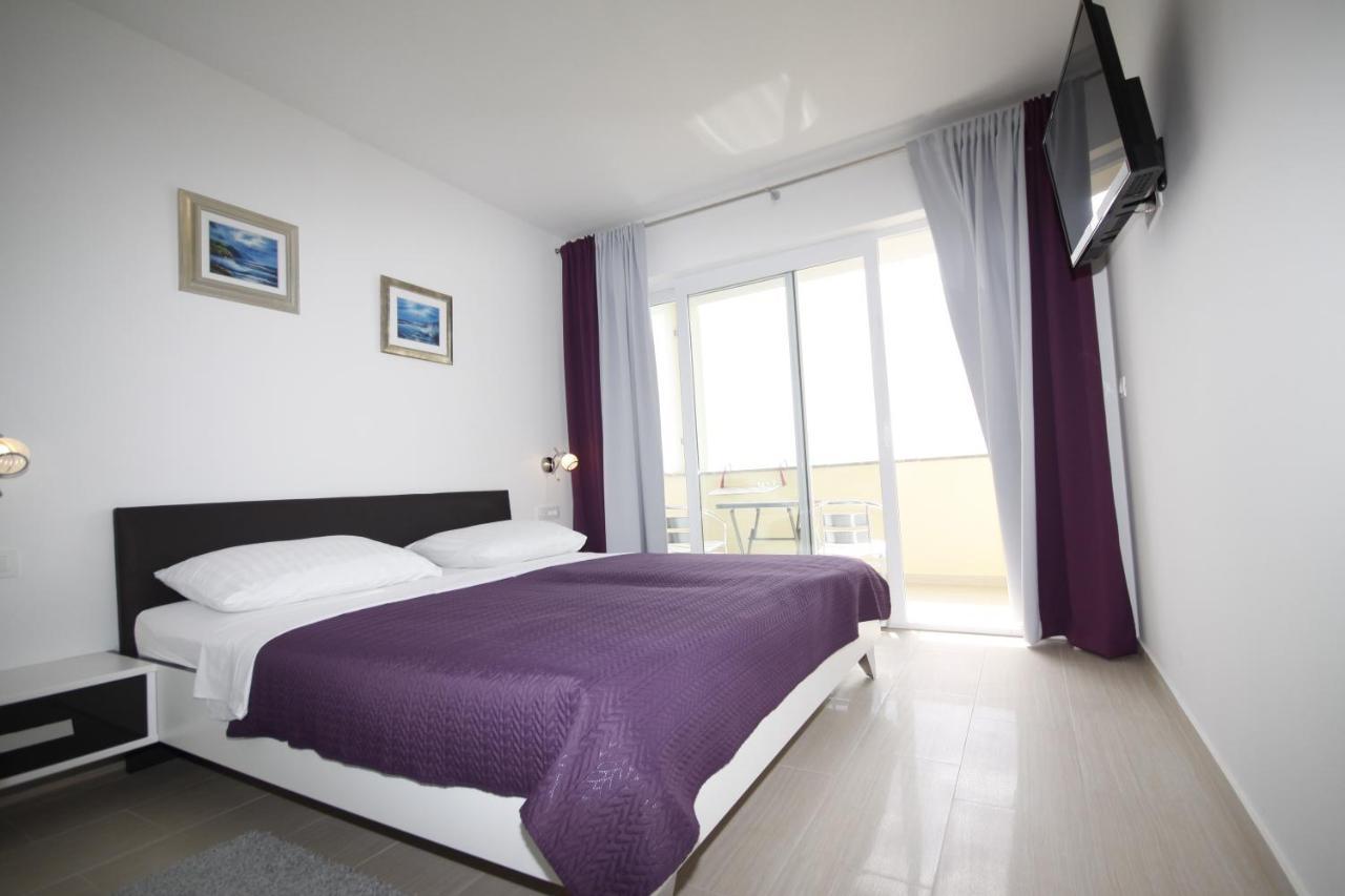 Pension Villa Rosa ルティナ エクステリア 写真